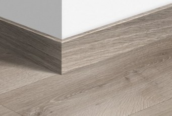Плинтус ламинированный Quick-Step Паркетный 77х14 мм Дуб пустынный шлифованный серый 3552