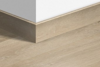 Плинтус ламинированный Quick-Step Паркетный 77х14 мм Дуб старинный бежевый 3576