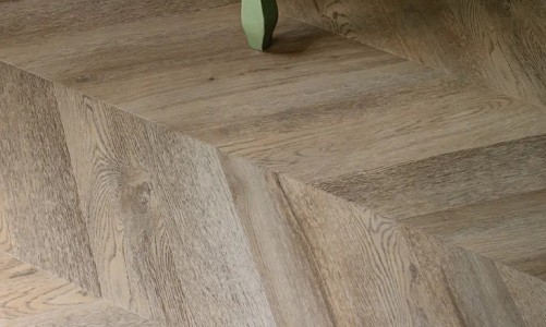 Виниловые полы Vinilam Parquet Chevron Шеврон Шампань RI153616CL4