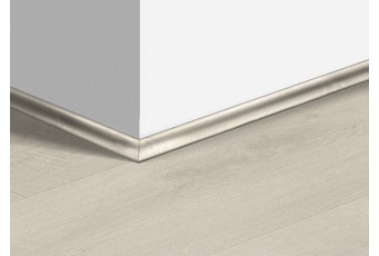 Плинтус виниловый Quick-Step Vinyl Скоция 17х17 мм Дуб бархатный светлый 40157