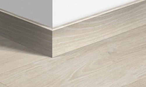 Quick-Step - Плинтус ламинированный Quick-Step Паркетный 77х14 мм Дуб лесной массив светло-серый 3547 Плинтус ламинированный Quick-Step Паркетный 77х14 мм Дуб лесной массив светло-серый 3547