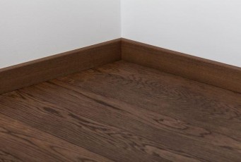 Плинтус Tarkett Шпонированный 80x20 мм Дуб Vintage Porto