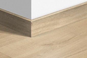 Плинтус ламинированный Quick-Step Паркетный 77х14 мм Дуб пустынный светлый натуральный 3550