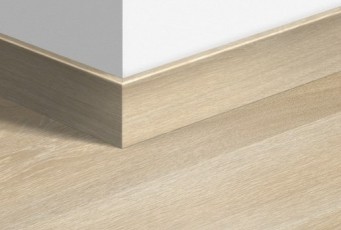 Плинтус ламинированный Quick-Step Паркетный 77х14 мм Дуб итальянский бежевый 3832 (3574)