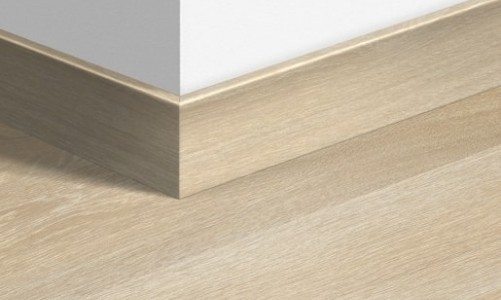 Плинтус ламинированный Quick-Step Паркетный 77х14 мм Дуб итальянский бежевый 3832 (3574)