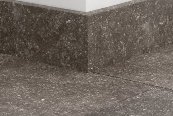 Плинтус ламинированный Quick-Step Паркетный 77х14 мм Дымчатый голубой камень 5484