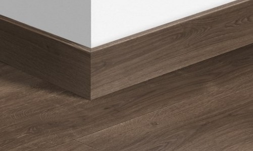 Плинтус ламинированный Quick-Step Паркетный 77х14 мм Дуб коричневый брашированный 4766